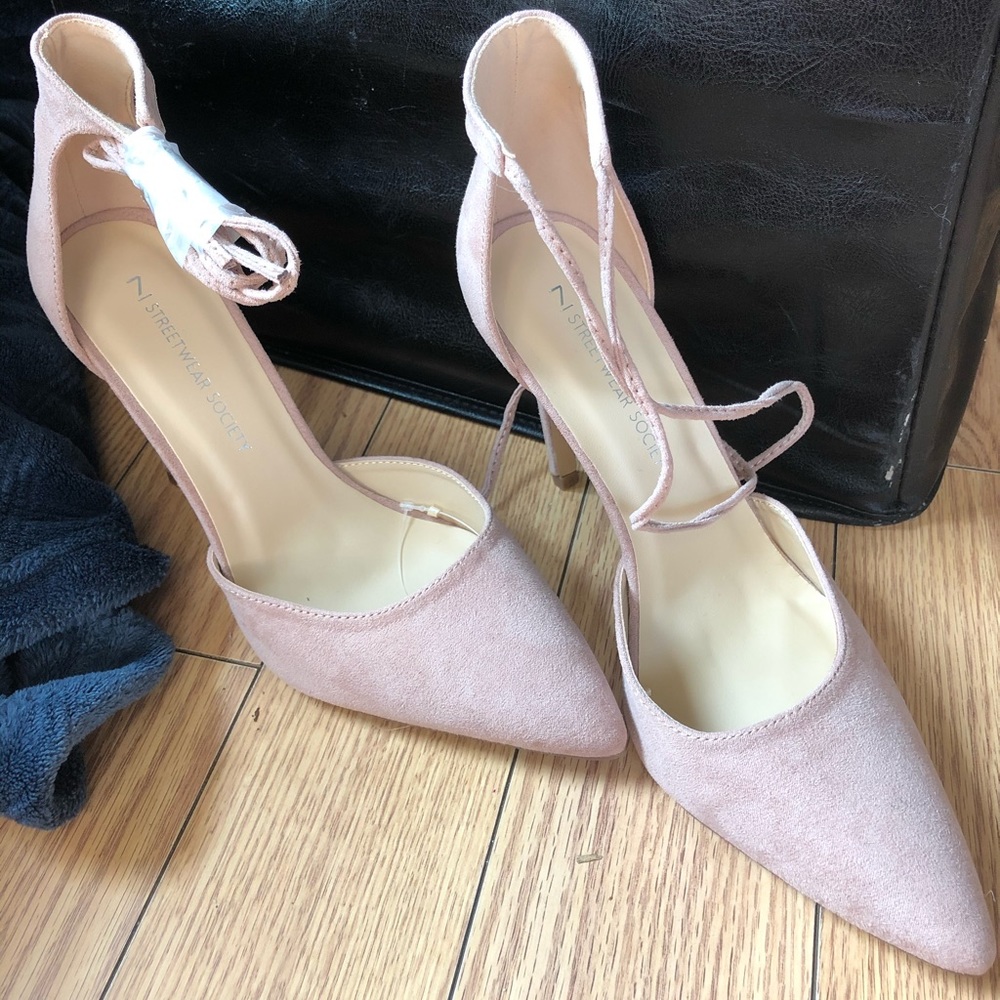 Brand new tie up heels